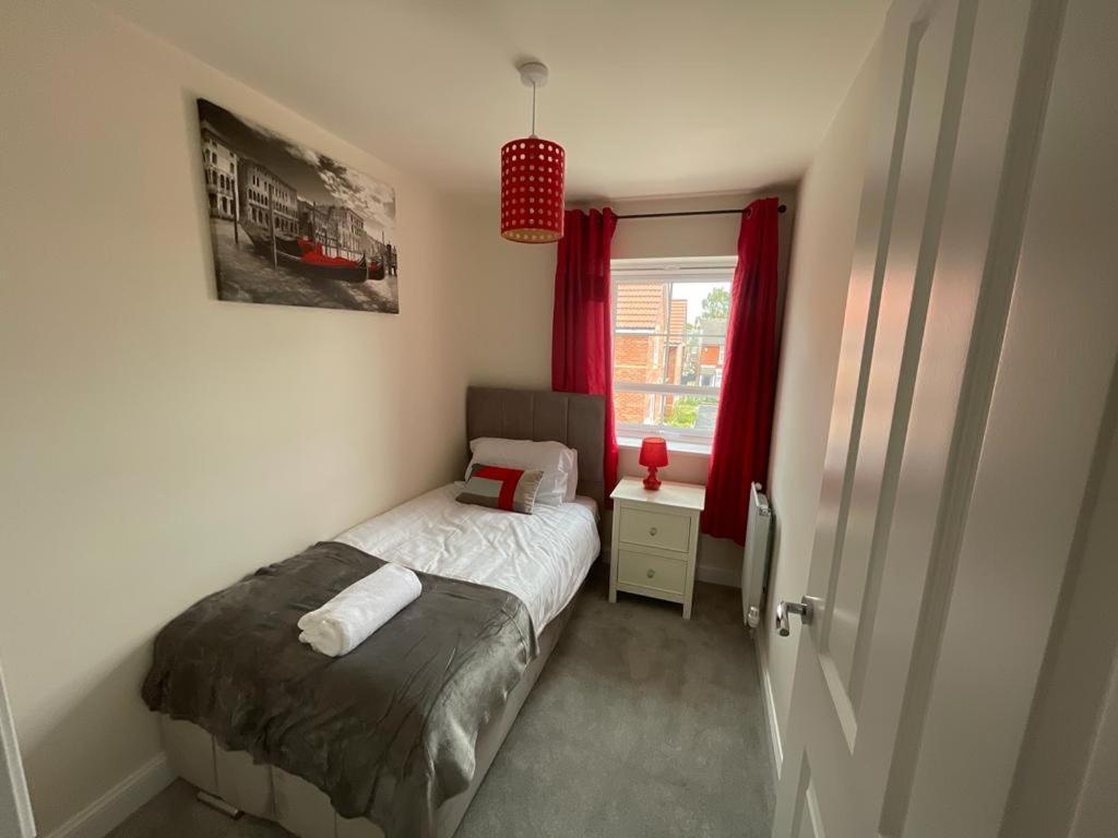 Stunning 3-Bed Risa House In Beeston Nottingham Villa Exterior foto
